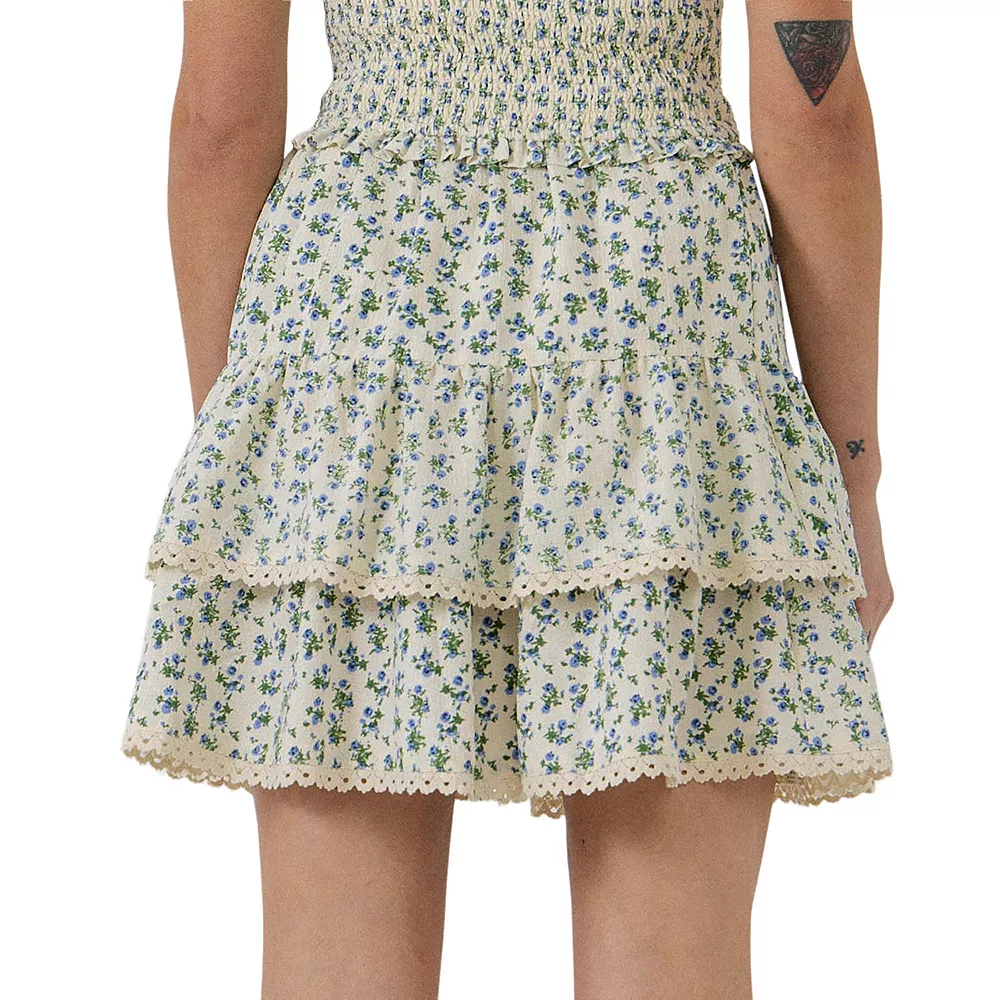 Floral Lace Trim Detail Mini Skirt 2 Floral Lace Trim Detail Mini Skirt - Image 2